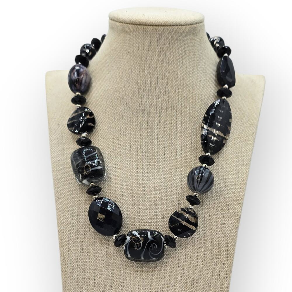 Black Lampwork Glass Bead Necklace – Old Money Dark Vintage Statement